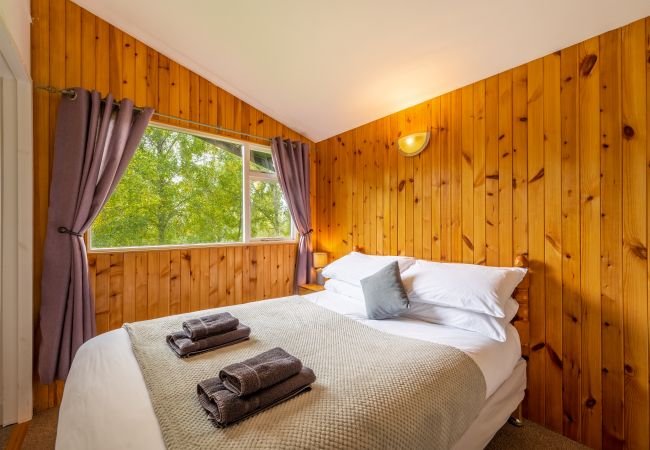 Chalet in Drumnadrochit - Thistle Cabin at Ancarraig Lodges, Loch Ness Chalet in Drumnadrochit - Thistle Cabin at Ancarraig Lodges, Loch Ness