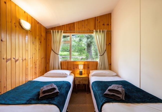 Chalet in Drumnadrochit - Thistle Cabin at Ancarraig Lodges, Loch Ness Chalet in Drumnadrochit - Thistle Cabin at Ancarraig Lodges, Loch Ness