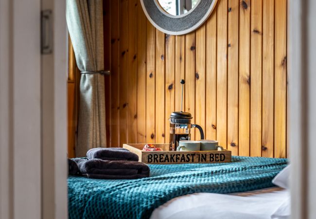 Chalet in Drumnadrochit - Rosemoor Cabin at Ancarraig Lodges, Loch Ness Chalet in Drumnadrochit - Rosemoor Cabin at Ancarraig Lodges, Loch Ness