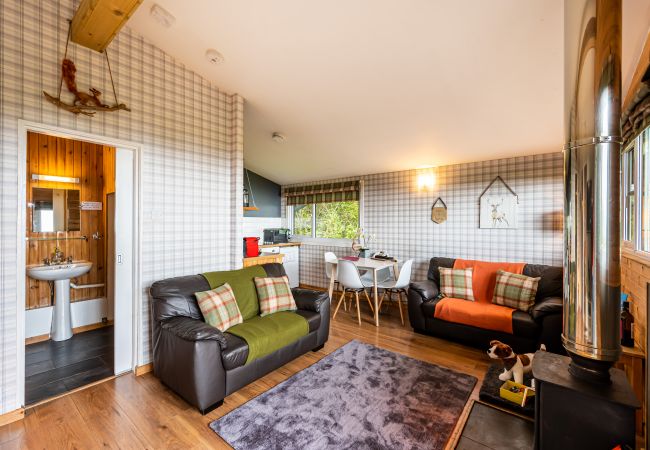 Chalet in Drumnadrochit - Rosemoor Cabin at Ancarraig Lodges, Loch Ness Chalet in Drumnadrochit - Rosemoor Cabin at Ancarraig Lodges, Loch Ness