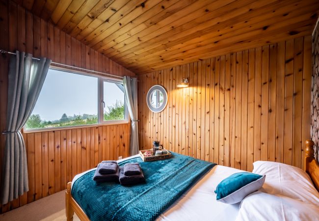 Chalet in Drumnadrochit - Rosemoor Cabin at Ancarraig Lodges, Loch Ness Chalet in Drumnadrochit - Rosemoor Cabin at Ancarraig Lodges, Loch Ness