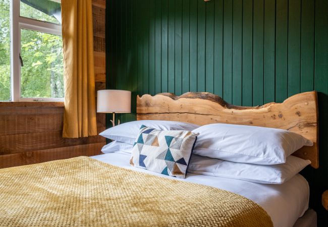 Chalet in Drumnadrochit - The Wood Hatch Cabin at Ancarraig Lodges, Loch Ness Chalet in Drumnadrochit - The Wood Hatch Cabin at Ancarraig Lodges, Loch Ness