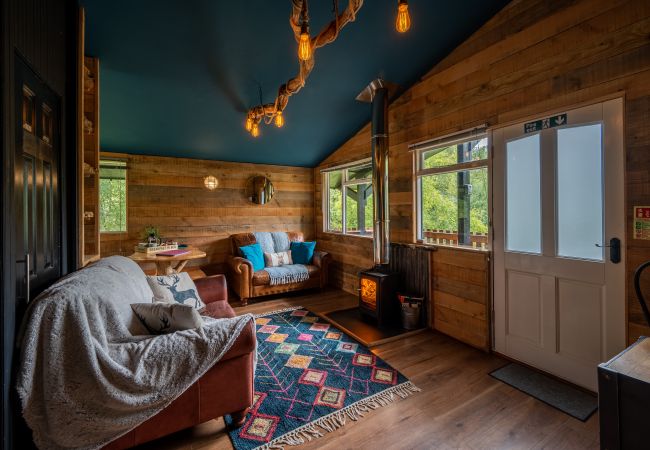 Chalet in Drumnadrochit - The Wood Hatch Cabin at Ancarraig Lodges, Loch Ness