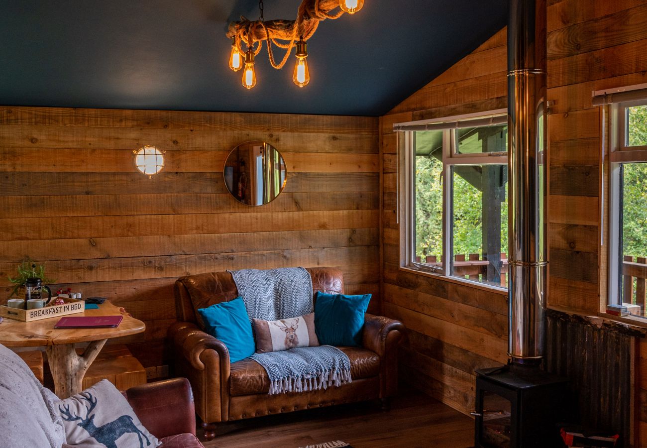 Chalet in Drumnadrochit - The Wood Hatch Cabin at Ancarraig Lodges, Loch Ness