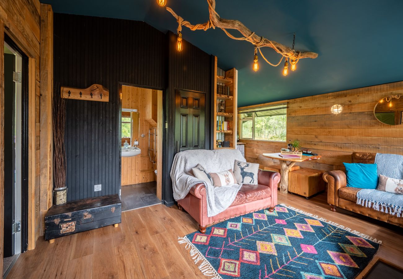 Chalet in Drumnadrochit - The Wood Hatch Cabin at Ancarraig Lodges, Loch Ness