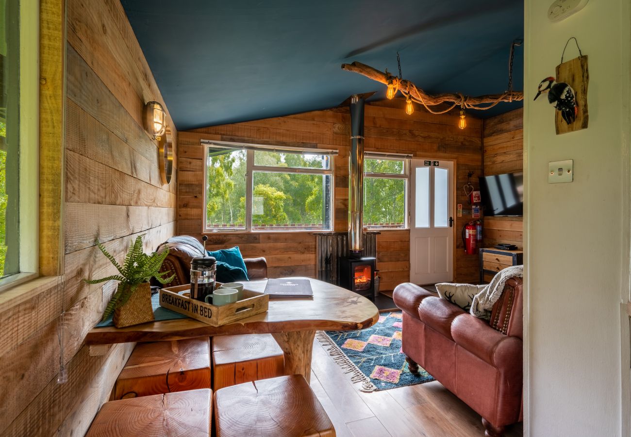 Chalet in Drumnadrochit - The Wood Hatch Cabin at Ancarraig Lodges, Loch Ness