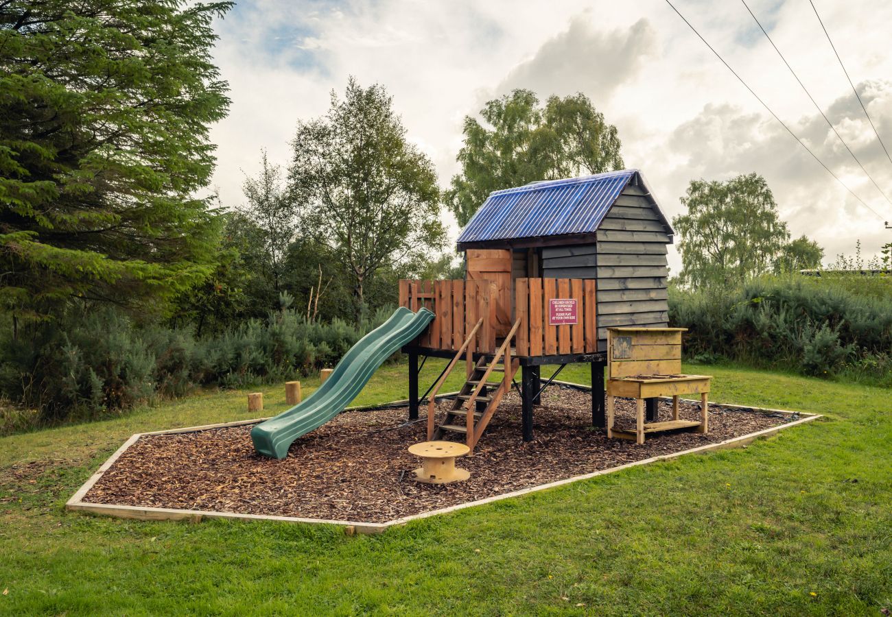 Chalet in Drumnadrochit - The Wood Hatch Cabin at Ancarraig Lodges, Loch Ness